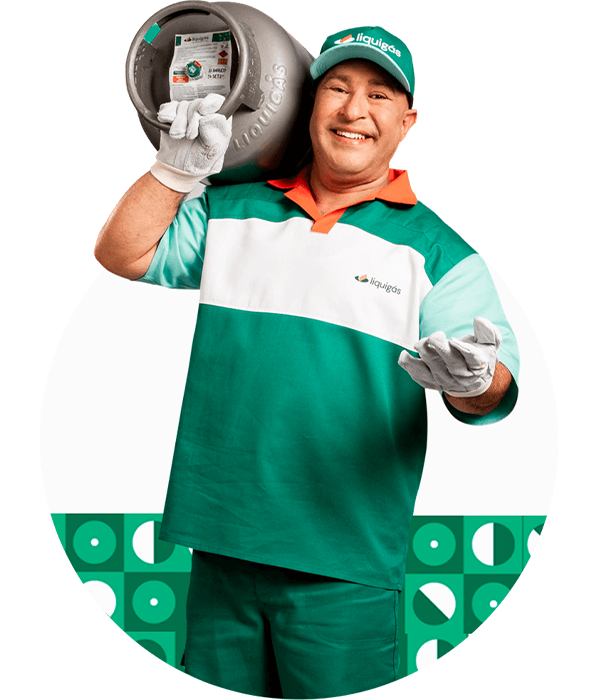 Revendedor da Liquigás Premium com botijão de gás